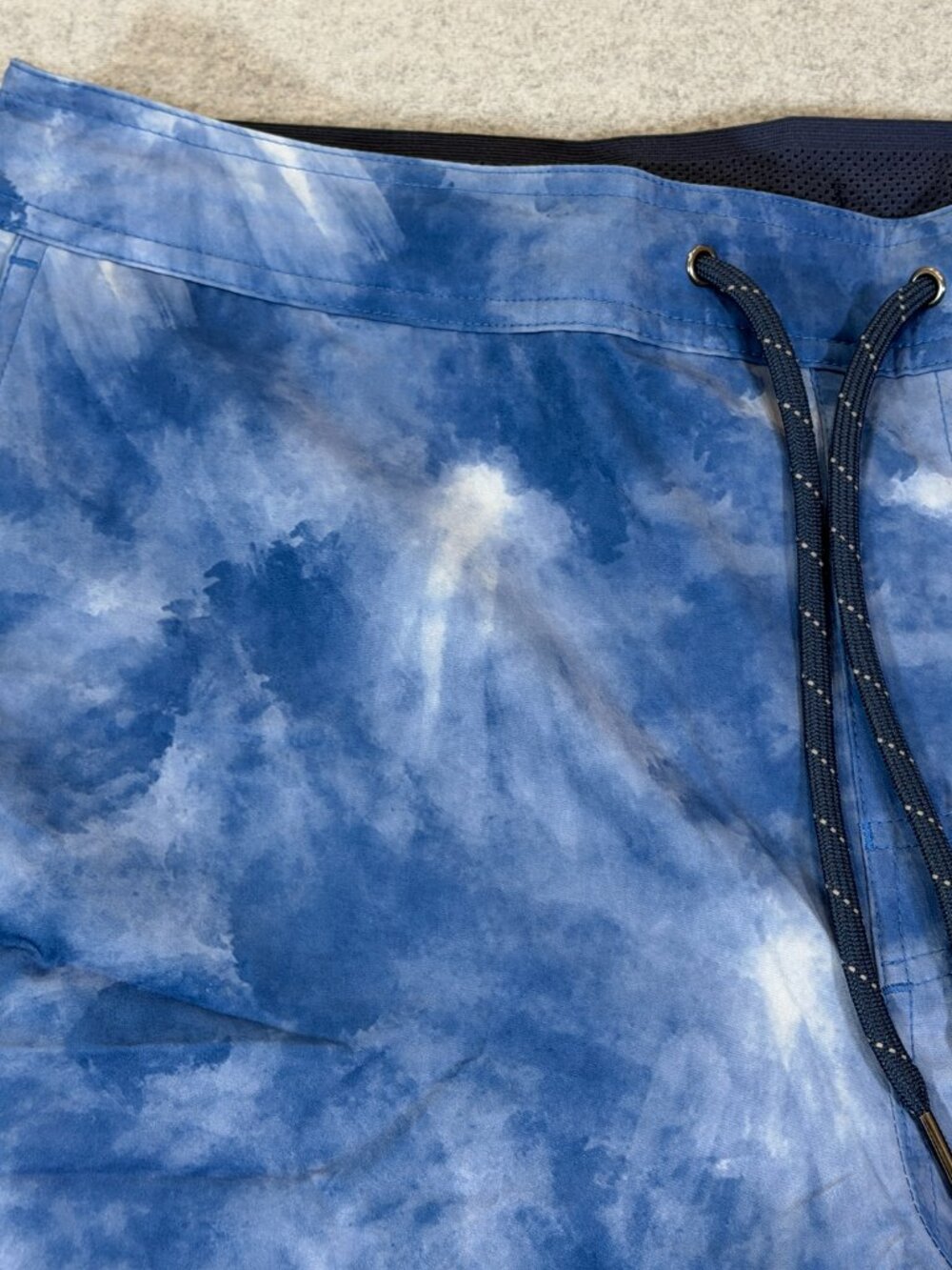 Fair Harbor The Ozone 10" Board Shorts Blue Tie Dye XL Chafe Free Liner NWT - Picture 4 of 16